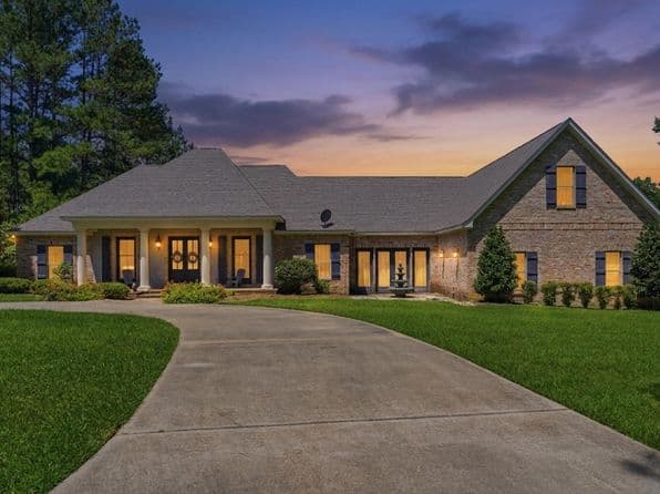 123 Higgins Rd